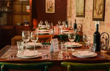 Gramado Tour Noche Suiza Premium en restaurante Malbec (Secuencia Fondue) en Gramado