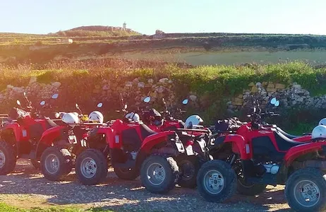 Ghajnsielem Ticket Comino e Gozo: passeio de quadriciclo de dia inteiro, lagoa azul e barco particular