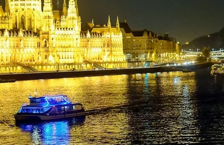Budapest Ticket Cruzeiro no Danúbio: jantar e jantar com concerto de piano ao vivo