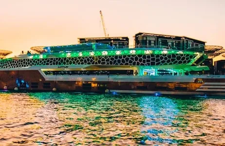 Dubái Ticket Marina de Dubai: Cruzeiro com jantar no Megayacht Lotus