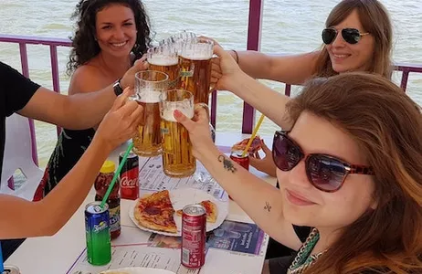 Budapest Ticket Cruzeiro de pizza e cerveja em Budapeste