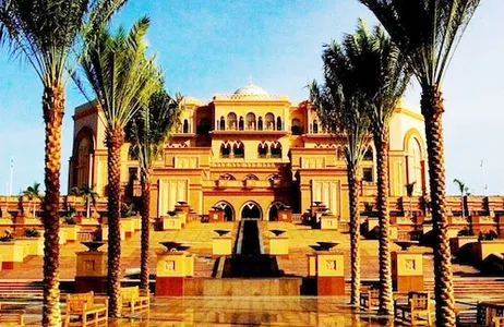 Dubai Ticket Excursão pela cidade de Abu Dhabi saindo de Dubai com Ferrari World opcional ou Warner Bros World