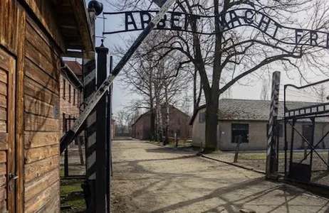 Oświęcim Ticket Auschwitz-Birkenau: Tour guiado + Transporte
