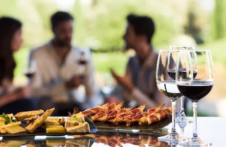 Pacs del Penedès Ticket Adega Torres: Visita Guiada com Harmonização de Vinhos e Tapas