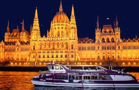 Budapest Ticket Cruzeiro com Jantar no Danúbio com Piano Battle Show
