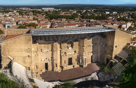 Orange Ticket Laranja: Arco do Triunfo, Museu de Arte e História e Teatro Romano