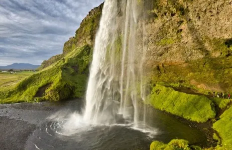 Reikiavik Ticket Vik, cachoeira Skógafoss e areia preta no sul da Islândia: Visita guiada + transporte