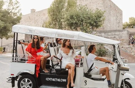 Málaga Ticket Málaga: Passeio de uma hora em um Tuk Tuk elétrico particular