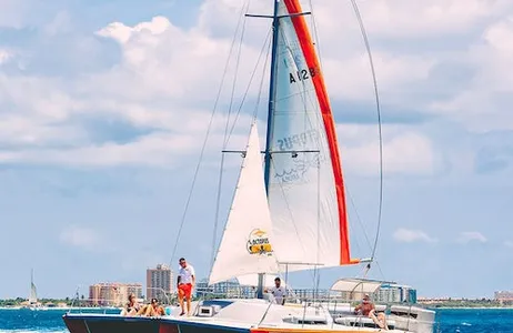 Palm Beach Ticket Passeio de catamarã de manhã com champagne e brunch