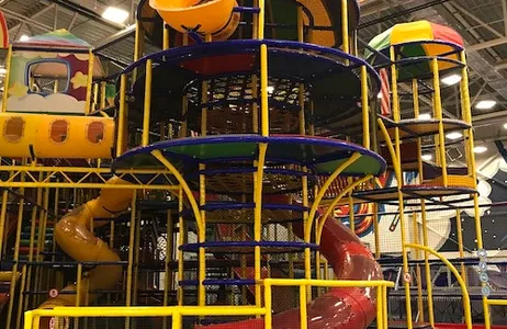 Tallinn Ticket Super Skypark Play Center + Science Center SkyLab: ingresso combinado