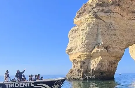 Portimão Ticket Benagil Caves: 1H Private Tour from Armação de Pêra