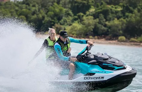 Darwin Ticket Muere otro día: Aventura de una hora en moto de agua