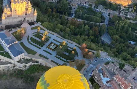 Segovia Ticket Segóvia: voo de balão de ar quente com café da manhã e cava