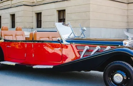 Prague Ticket Excursão de carro antigo ao Castelo de Karlštejn