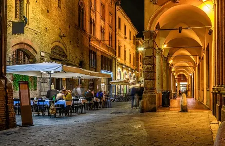 Bologna Tour Bolonia de noche