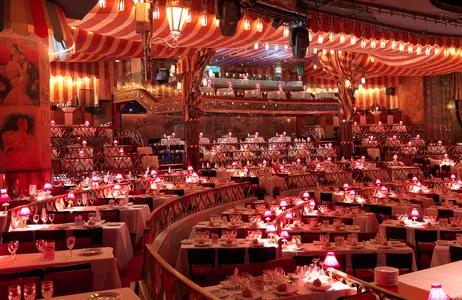 Paris Tour Espectáculo de cabaret y cena en el Moulin Rouge