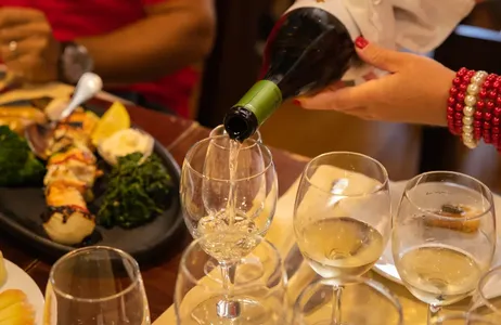 Madri Tour Tour Regular Segovia y Ávila + Entrada a Monumentos + Almuerzo Gastronómico 