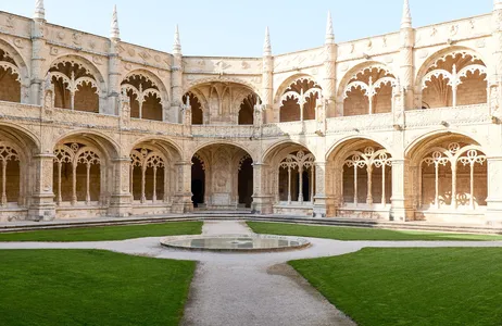 Lisboa Tour Circuito turístico con tres líneas Hop-On Hop-Off en Lisboa