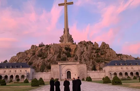 Madri Tour Escorial - Valley of the Fallen Private leaving Madrid