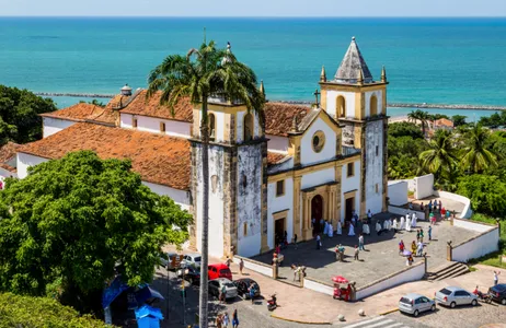 Recife Tour Combo: Transfer de (IDA E VOLTA) do aeroporto de Recife para hotéis em Recife + City Tour Olinda com visita ao Castelo Brennand