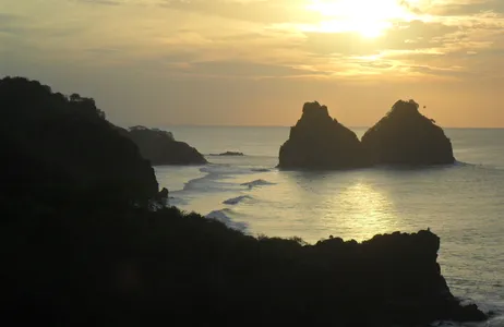 Fernando de Noronha Tour Combo: Transfer de ida e volta do aeroporto de Fernando de Noronha para hotéis em Fernando de Noronha + Passeio de Barco + Ilha Tour + Canoa Havaiana