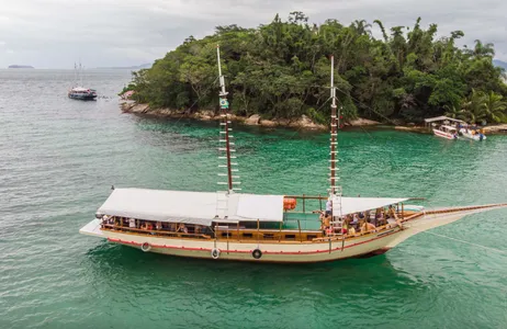 Rio de Janeiro Tour Ilha Grande com passeio de escuna e almoço