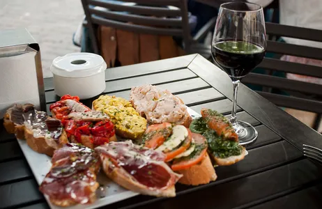 Madri Tour Madrid Rooftop Tapas and Wine Tour