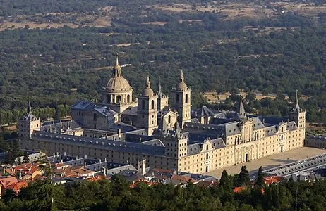 Madri Tour Combo Regular: Traslado IN O OUT + Tour Escorial y Valle