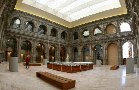 Madri Tour Private Combo: Transfer IN OR Out (daytime) + Private tour to the Prado Museum (02 hours)