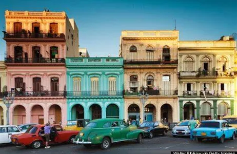 Havana Tour Walking Tour em Havana de duas horas + 1 Hora de tour em carro + Brunch