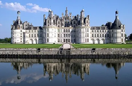 Paris Tour GUÍA OFICIAL BRASILEÑO → Recorrido por los Castillos del Loira (12 h)