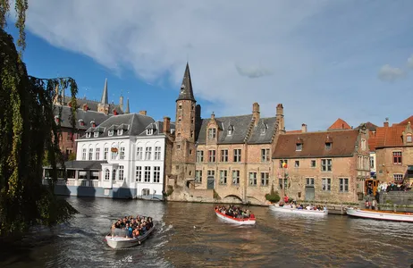 Brussels Tour GUIA OFICIAL BRASILEIRO → Tour Bruges ou Bruxelas (10h)