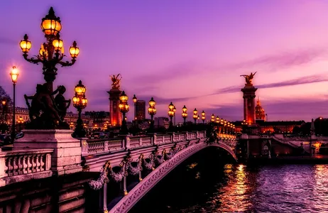 Paris Tour Brazilian Driver Guide → Paris at night