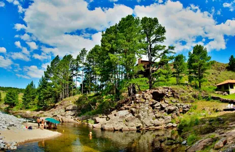 Córdoba Tour La Cumbrecita e Villa General Belgrano: um passeio pelas montanhas, em espanhol