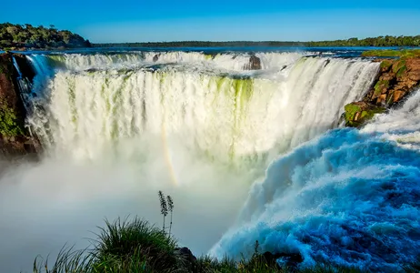 Puerto Iguazú Tour Iguazu: Argentine Falls with Great Adventure and Brazilian Falls with transfers