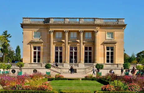 Paris Tour Tour estendido em Versalhes - Visita guiada ao Palácio e tempo livre para Jardins e Queens Hamlet com acesso prioritário