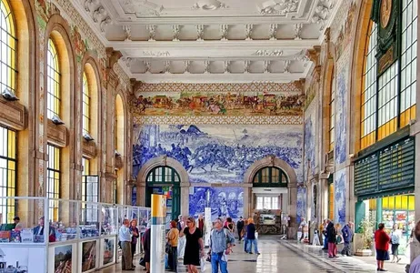 Porto Tour Historias en Azul: Descubre Oporto a través de sus azulejos, un arte que cuenta historias