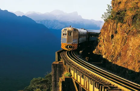 Curitiba Tour Passeio de Trem Turístico para a histórica cidade de Morretes com almoço