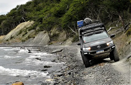 Ushuaia Tour Tour todoterreno: Aventura en 4x4 y canotaje en los lagos Fagnano y Escondido