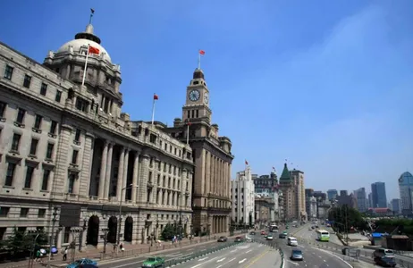 Shanghai Tour Recorrido de medio día por Shanghái: Jardín Yu Yuan y el Bund para 1 persona