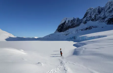 Ushuaia Tour Caminata al Glaciar Ojo del Albino: Un Desafío en los Andes Fueguinos