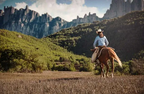 Barcelona Tour Monasterio de Montserrat y experiencia a caballo desde Barcelona