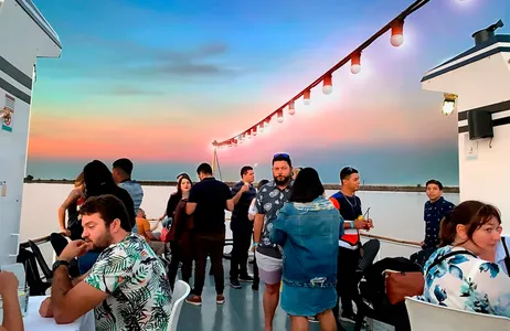 Buenos Aires Tour Atardecer en el Río de la Plata: Barra Libre y Navegación