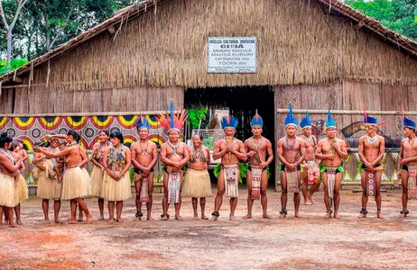 Manaus Tour Amazon Experience: Meet the dolphins, a native village, and the meeting of the waters with lunch