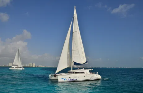 Cancún Tour Sail by catamaran to Isla Mujeres
