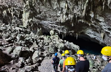 MS Tour Blue Lake Cave