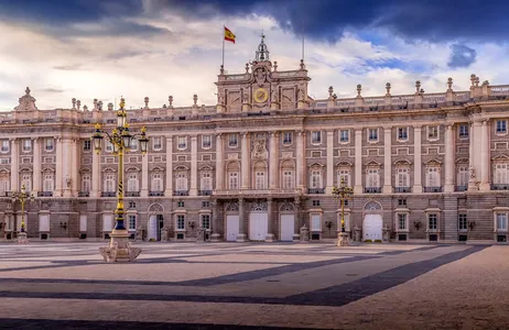 Madri Ticket Ingressos preferenciais ao Palácio Real e Museu Do Prado com transfers