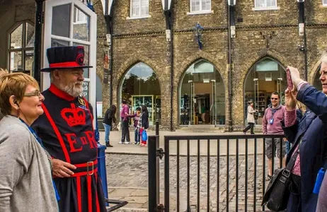 London Tour Best of London: Tower of London, Thames River Cruise, and Changing of the Guard