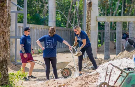 Phuket Tour Programa de voluntariado de um dia no Santuário de Elefantes