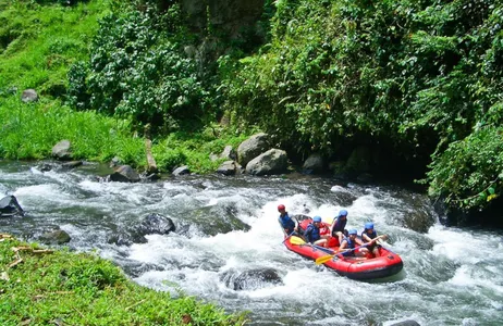 Bali Tour Jangada em Água Branca e Centro de Ubud